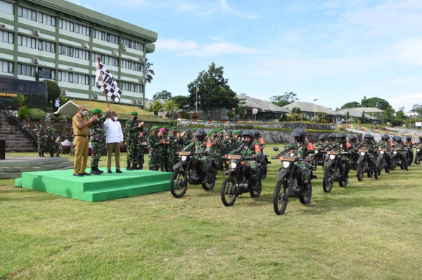 Serahkan Bantuan Kendaraan Dinas dari Kasad, Ini Pesan Pangdam XVIII/Kasuari