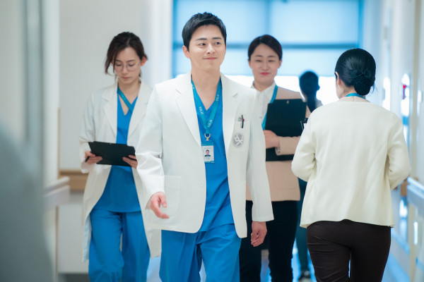 Hospital Playlist Season 2 Tayang Besok, Yuk Kembali Mengenal 5 Karakter Dokter Hebat