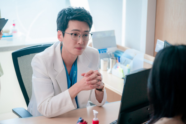 Hospital Playlist Season 2 Tayang Besok, Yuk Kembali Mengenal 5 Karakter Dokter Hebat