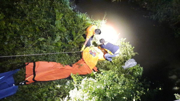 Tasikmalaya Gempar, Mayat Pria Ditemukan di Dasar Sungai Penuh Luka