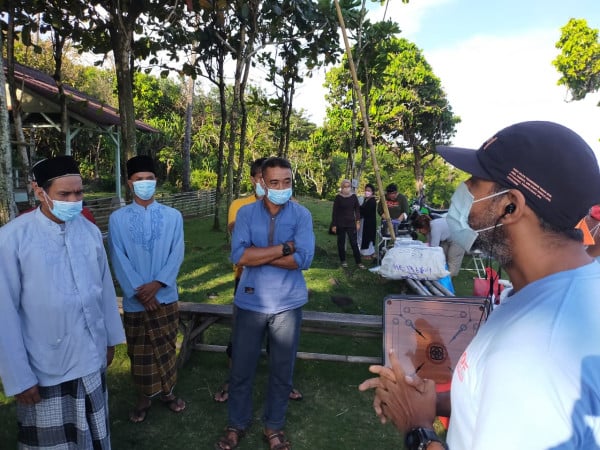 Rasakan Medan Menantang Ujung Kulon , IOF Jakarta Tak Lupa Berbagi