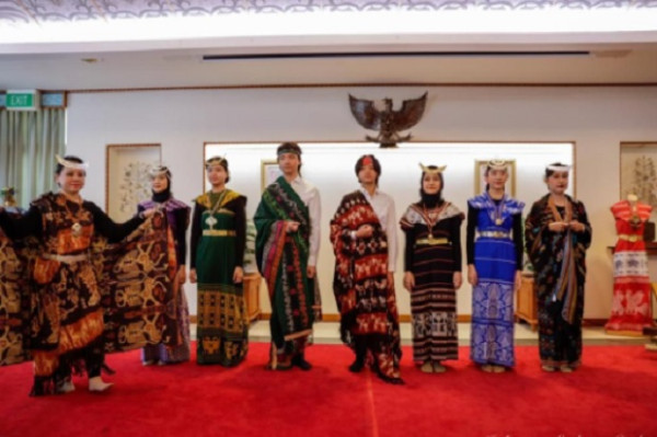 Pesona Seni Budaya Nusa Tenggara Timur Pikat Diplomat dan Warga Canberra