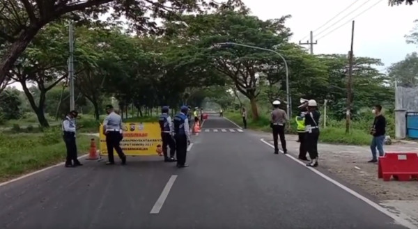 Kasus Mulai Turun, Bupati Bangkalan Ajak Warga Tak Takut Test Swab dan Vaksinasi