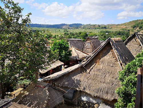 Desa Sade, Tujuan Wisata di Lombok yang Unik dan Bernilai Budaya