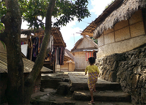 Desa Sade, Tujuan Wisata di Lombok yang Unik dan Bernilai Budaya