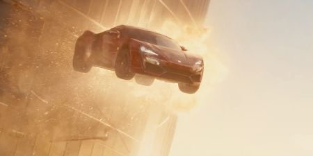 10 Scene Laga Paling 'Gila' dalam Film Waralaba 'Fast & Furious'