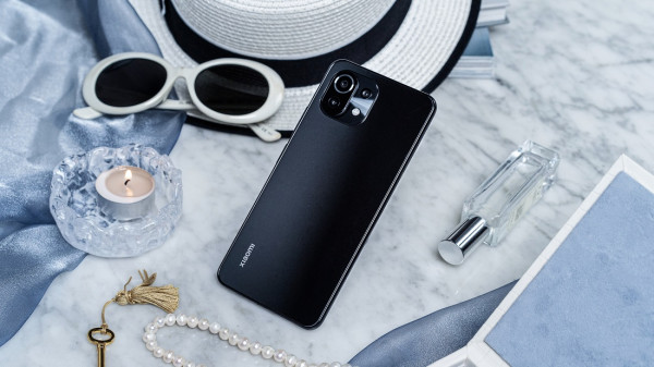 5 Alasan Mengapa Xiaomi Mi 11 Lite Cocok Disebut Fashion Phone