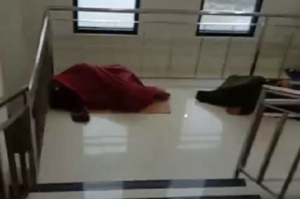 Waduh, Ruang Isolasi BPWS-Madura Overload, Pasien COVID-19 Tidur di Lantai