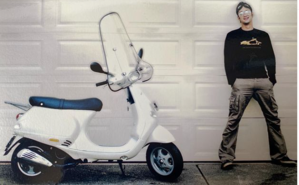 Lebih Baik Naik Vespa, Intip Keseruan Para Seleb Bervespa Ria