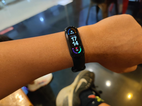 Cara Mengukur Saturasi Oksigen Menggunakan Smartwatch atau Smartband