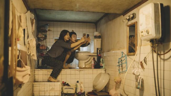 Suka Bikin Nostalgia, Ini Potret Aroma dari Buku hingga Film