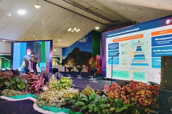 Percepat Digitalisasi di NTT, Pemerintah Menggelar Program Kupang Makin Cakap Digital