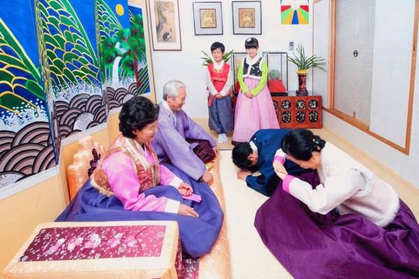 12 Fakta Unik tentang Budaya Korea, Boleh Memaki Tersangka Kejahatan di depan Umum
