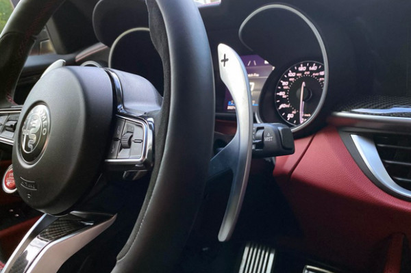 5 Fitur Canggih Mobil Mewah yang Dianggap Kurang Berguna di Jakarta