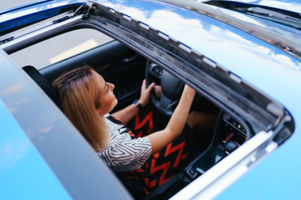 5 Fitur Canggih Mobil Mewah yang Dianggap Kurang Berguna di Jakarta