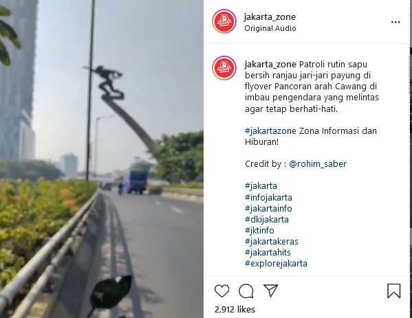 Covid-19 Meledak, Ranjau Jari-Jari Payung Bertebaran di Flyover Pancoran