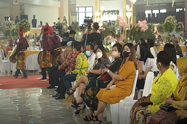 Heboh Pesta Nikah Anak Pejabat Pemkot Jayapura Dihadiri Ribuan Orang, Mempelai Wanita Tolak Pakai Masker