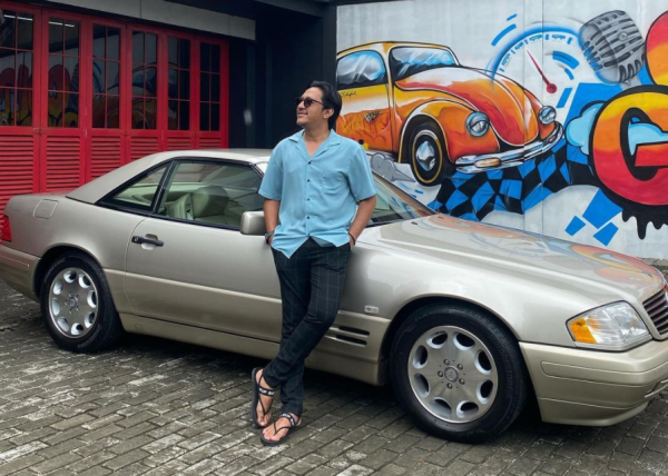 Inilah Para Artis yang Doyan Mobil Klasik 1990an, Yuk Intip Koleksi Mereka!