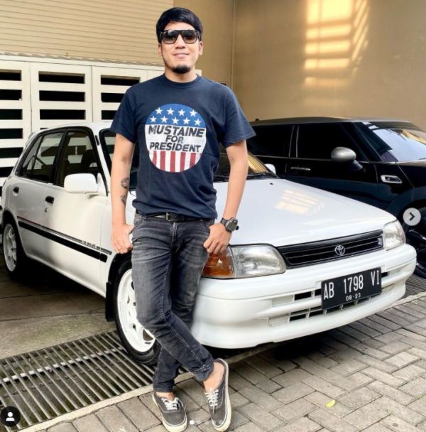 Inilah Para Artis yang Doyan Mobil Klasik 1990an, Yuk Intip Koleksi Mereka!