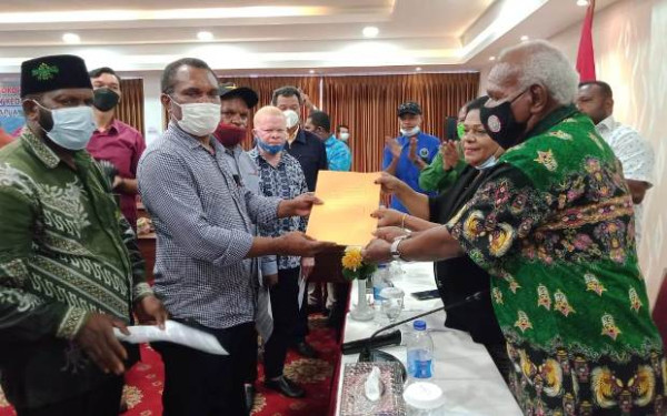 Reses ke-II, Anggota MRP Dorlince Mehue Jaring Aspirasi