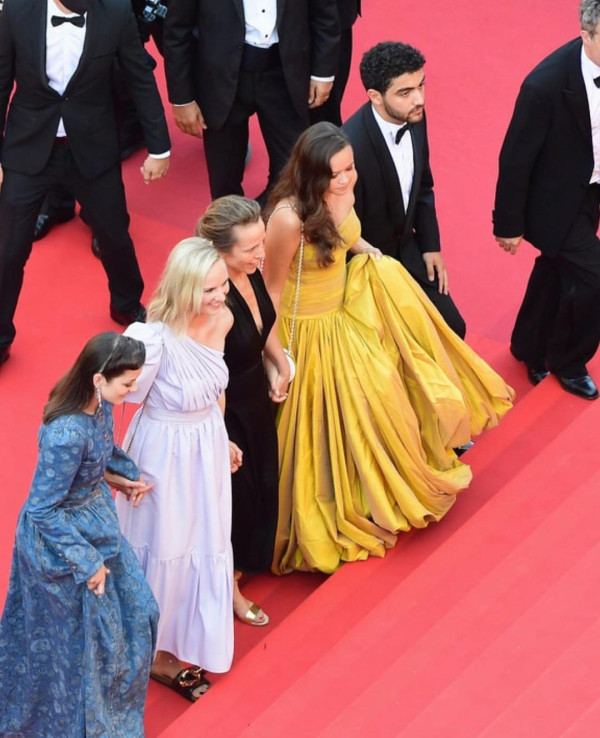 Potret Cantik Melati Wijsen, Perempuan Bali yang Tampil di Festival Film Cannes