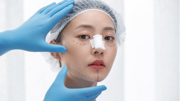 Peminat Tinggi, Aplikasi Operasi Plastik Menggila di China