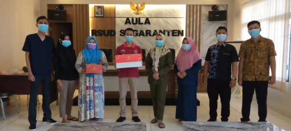 Semangati Nakes, Ridwan Kamil Kirim Bingkisan Kue ke 92 Rumah Sakit di Jabar
