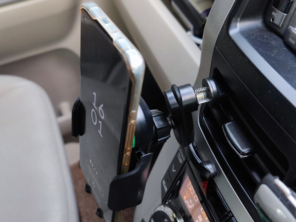 Ini Keuntungan Memakai Wireless Fast Charging untuk Ponsel di dalam Mobil