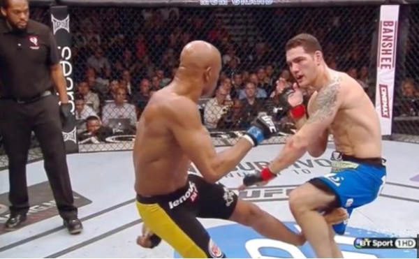 McGregor Patah Kaki, Ini 4 Petarung UFC Patah Kaki saat Bertarung