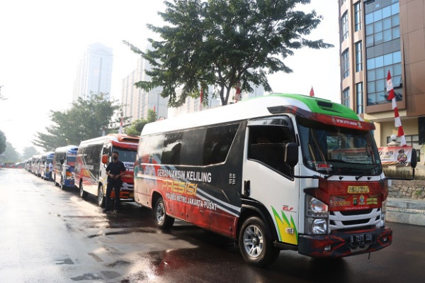 Polres Jakpus Terima Bantuan 11 Armada Gerai Vaksinasi Keliling