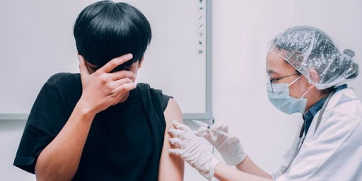Vaksin Covid-19 yang Disemprot ke Hidung Dibuat untuk yang Takut Jarum Suntik