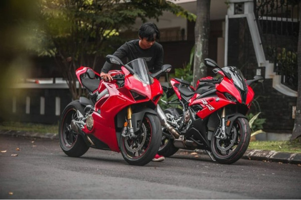 Ini Dia Sosok Biker Viral Bagi-bagi Duit PPKM yang Hobi Koleksi Motor dan Mobil Supermewah