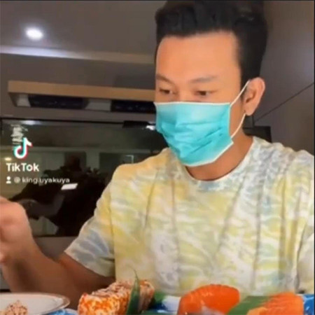 Uya Kuya dan Denny Sumargo Ditegur Ridwan Kamil Akibat Salah Gunakan Masker saat Makan