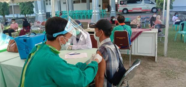 Dorong Kesadaran Masyarakat, DPRD Kendal Ajak Keluarga dan Kerabat Divaksin