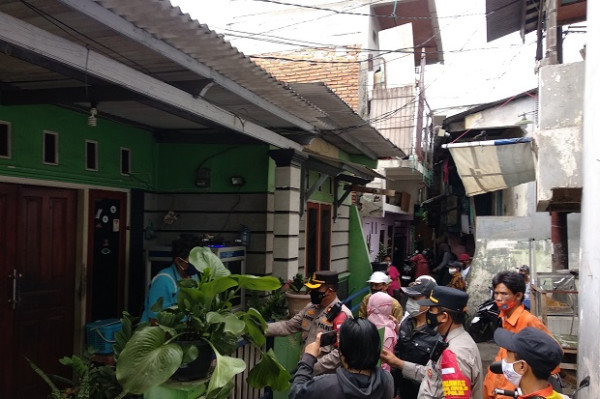 Berkah Idul Adha, Warga Koja yang Sedang Isoman Dapat Beras dan Daging Kurban Siap Saji