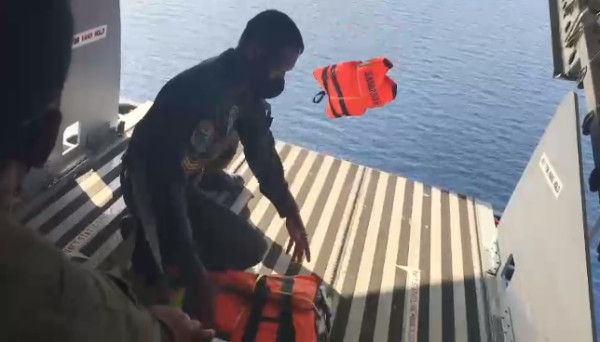 2 Pesawat Intai TNI AL Bantu Pencarian 17 Kapal Hilang di Perairan Kalbar