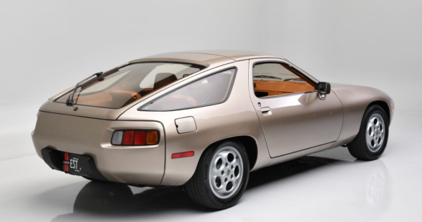 Betapa Elegannya Porsche 928 yang Dikendarai Tom Cruise di Film Risky Business