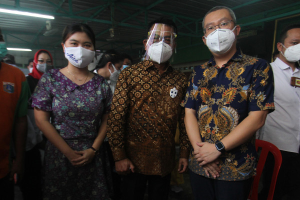 Jaga yang Masih Sehat, Aice dan KSP Kembali Distribusikan Masker Medis