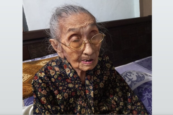 Luar Biasa! Nenek Usia 102 Tahun di Purwokerto Sembuh dari COVID-19