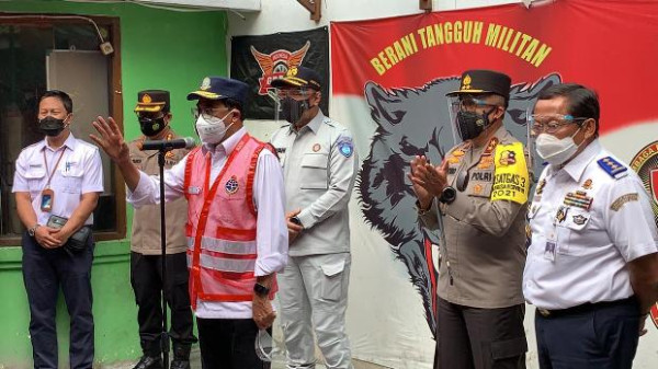 Bagi-Bagi Sembako di Kemayoran, Kemenhub dan Jasa Raharja serta Polri Ringankan Beban Ojol