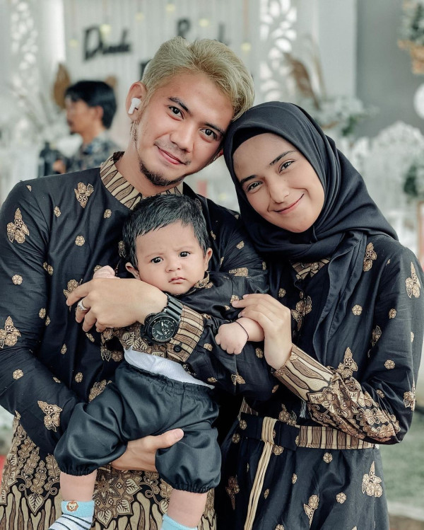 Pamer Foto Mesra, Rizki 2R dan Nadya Mustika Rujuk?