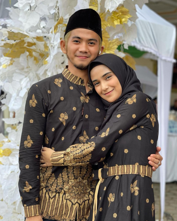 Pamer Foto Mesra, Rizki 2R dan Nadya Mustika Rujuk?