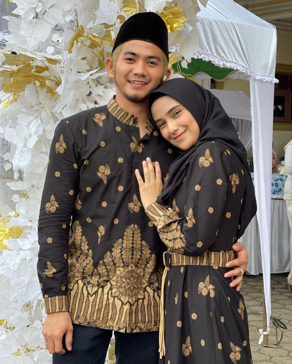 Pamer Foto Mesra, Rizki 2R dan Nadya Mustika Rujuk?