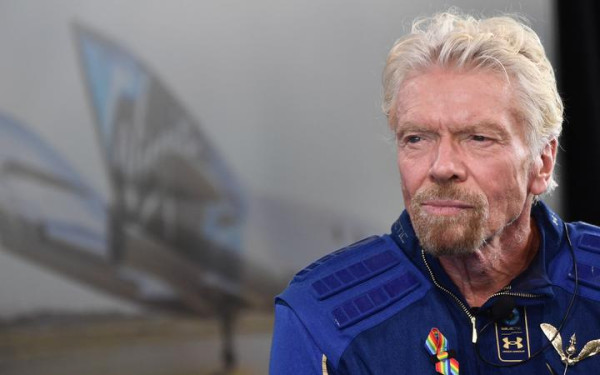 Kasihan, Sudah ke Luar Angkasa tapi Jeff Bezos dan Sir Richard Brandson Belum Dianggap Astronot