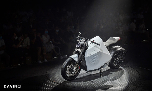 Da Vinci DC100, Saat Robot Tampil dalam Jubah Motor