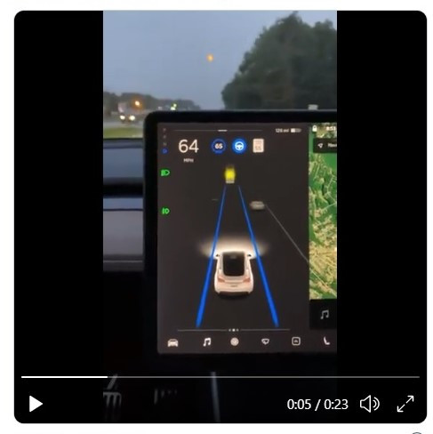 Fatal, Teknologi Otonom Tesla Deteksi Bulan Sebagai Lampu Lalu Lintas