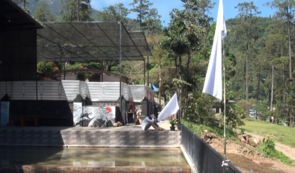 Kibarkan Bendera Putih, Ratusan Pelaku Wisata di Mojokerto Menyerah