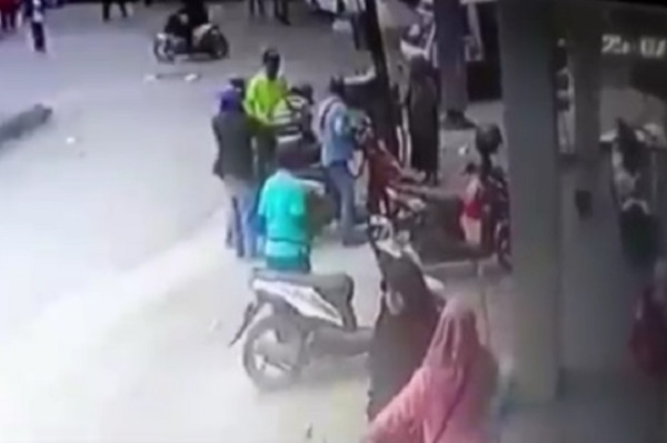 Tasikmalaya Berdarah, Menantu Ditusuk Mertua di Depan Pasar hingga Ususnya Keluar