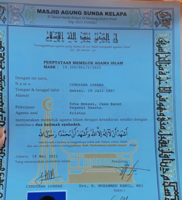 Adik Kris Hatta, Cyndyana Lorens Umumkan Resmi Jadi Mualaf