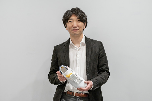 Ashirase, Startup Bikinan Honda yang Memproduksi Sepatu GPS untuk Tunanetra